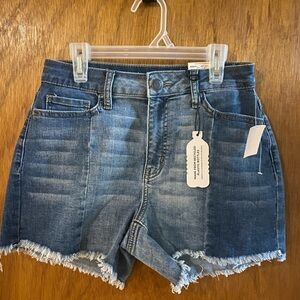 Brand new never worn high rise curvy midi jean shorts size 7/28W
